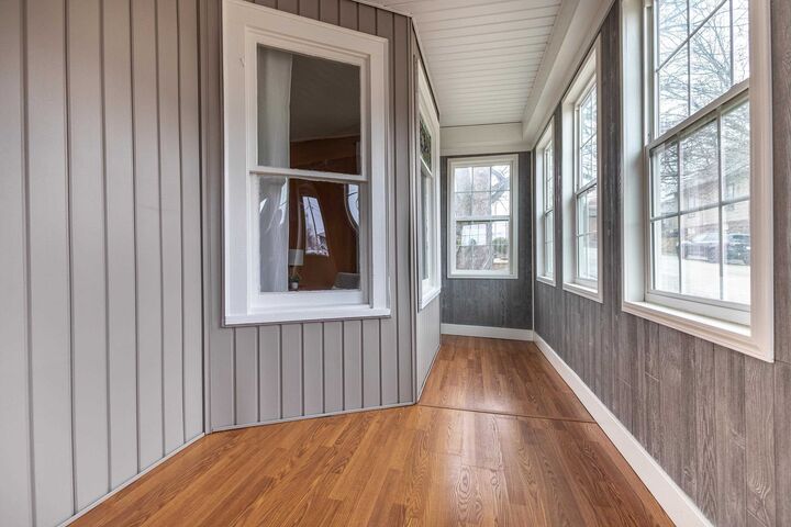 Property Photo:  2637 Nebraska Street  IA 52001 