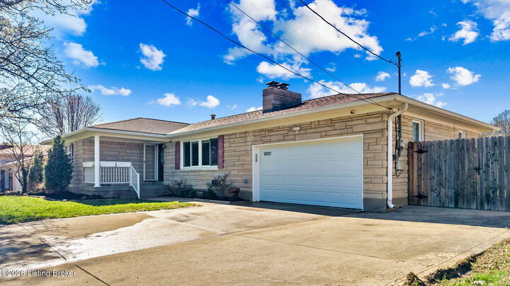 Property Photo:  9020 Wooddale Dr  KY 40272 