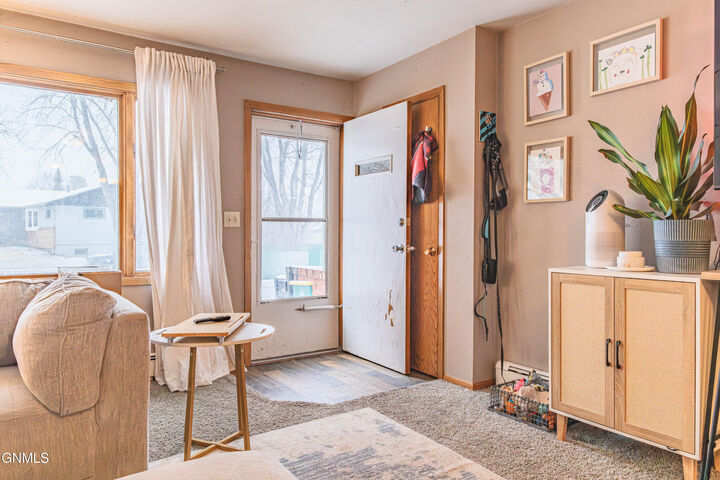 Property Photo:  528 Capitol Avenue  ND 58501 