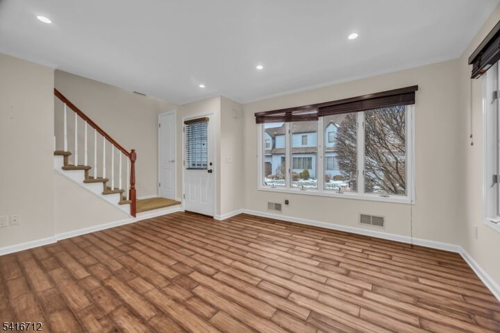 Property Photo:  8 Village Park Ct 8  NJ 07076 