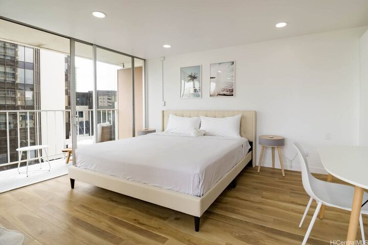 Property Photo: 364 Seaside Avenue 901 HI 96815