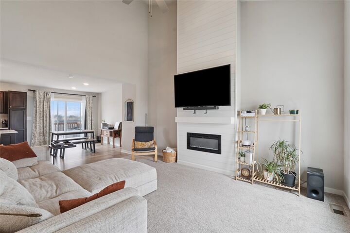 Property Photo:  2916 Long Avenue  IA 50261 