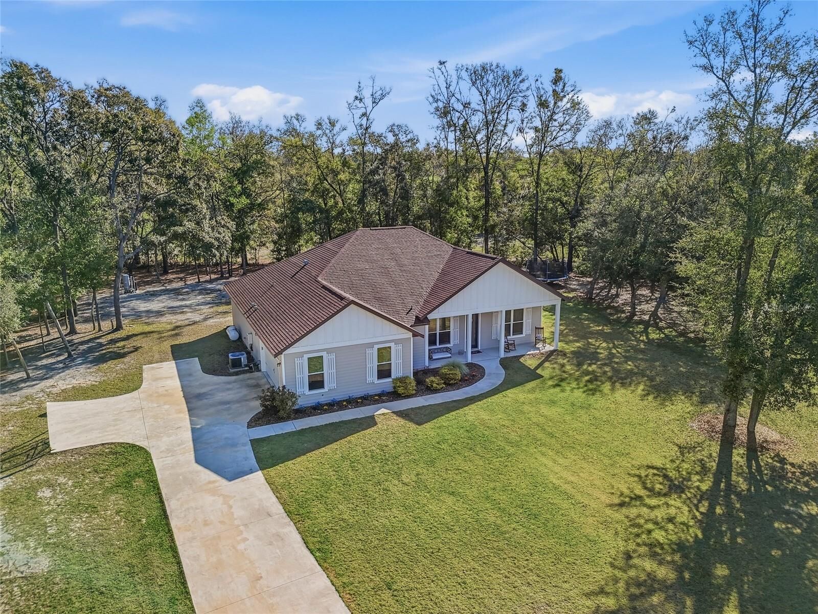 Property Photo:  8920 NE 8th Place  FL 32643 