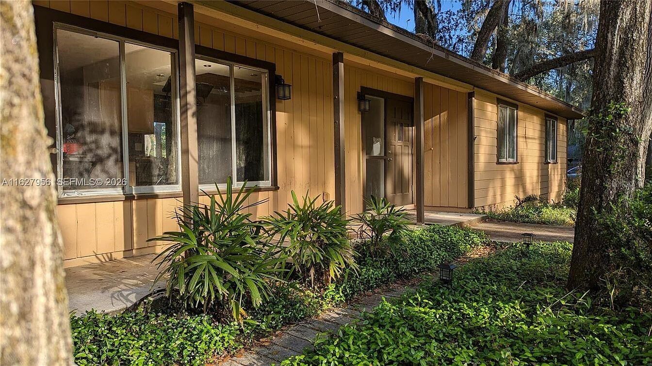 Property Photo: 3729 SW 15 Street FL 32608