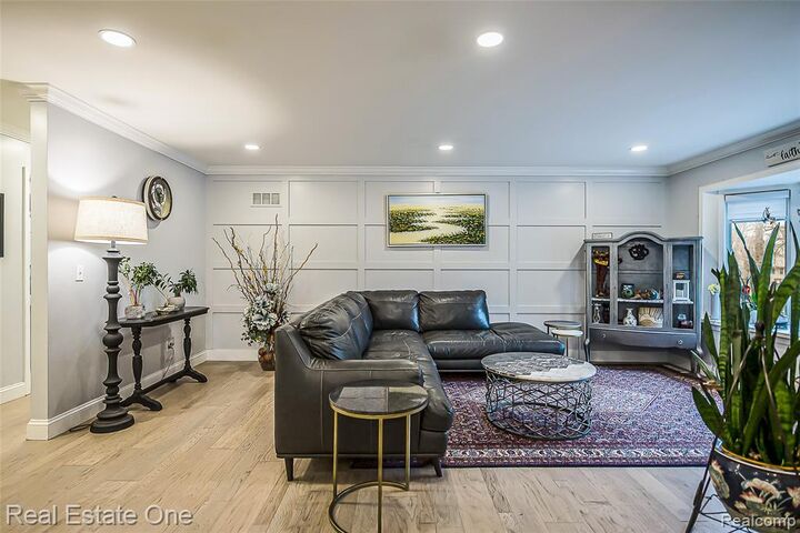 Property Photo:  19187 Sunset Street  MI 48152 1740 