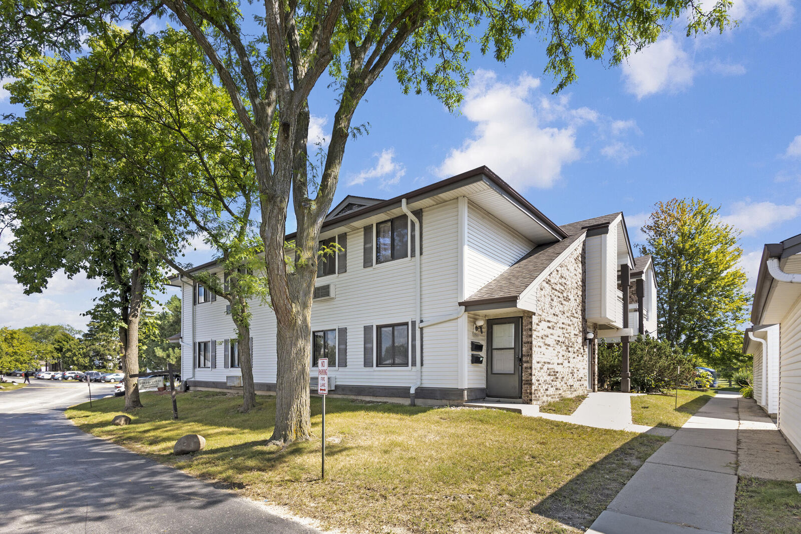 Property Photo:  10818 W Donna Dr  WI 53224 