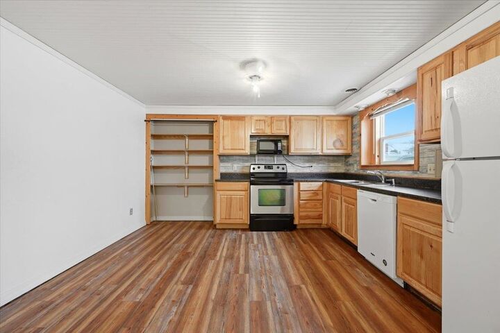 Property Photo:  206 Hillcrest Street  SD 57783 