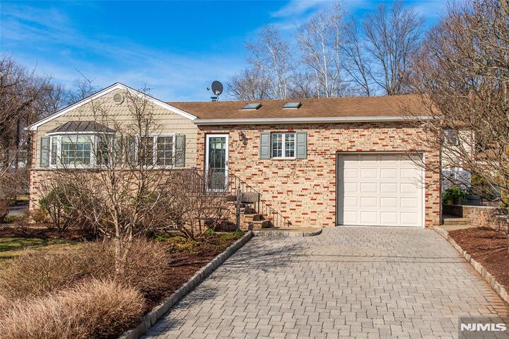 Property Photo:  1 Milton Avenue  NJ 07901 