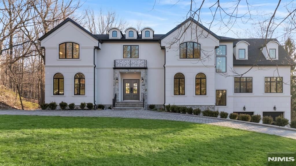 Property Photo:  28 Ellens Way  NJ 07620 