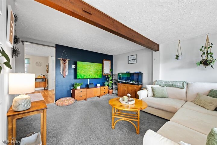 Property Photo:  7403 N Chestnut Commons Drive  OH 44060 