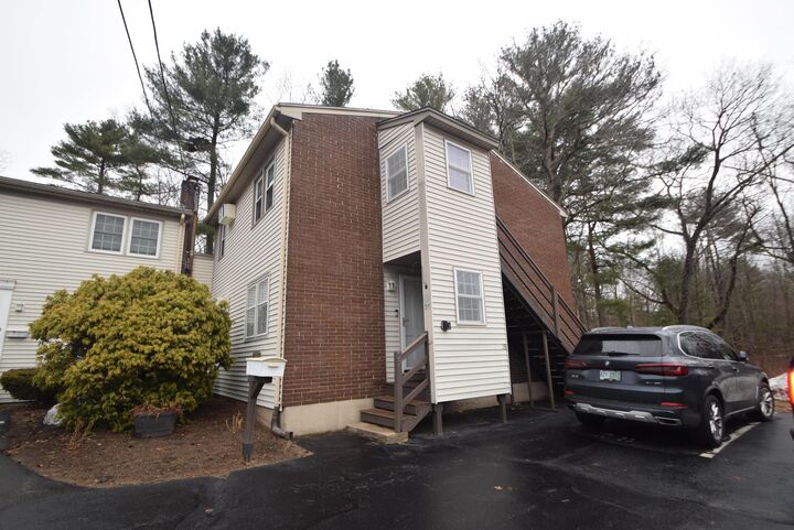 Property Photo:  28 Eagle Drive  NH 03079 