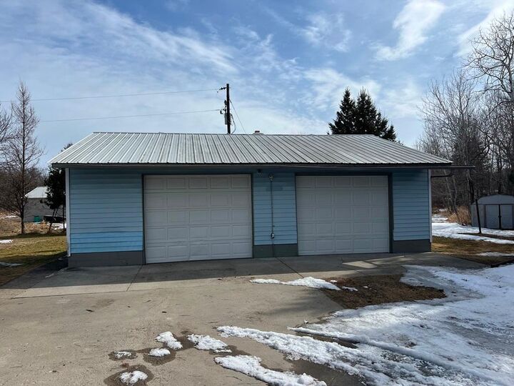 Property Photo:  726 2nd Street W  MN 56636 