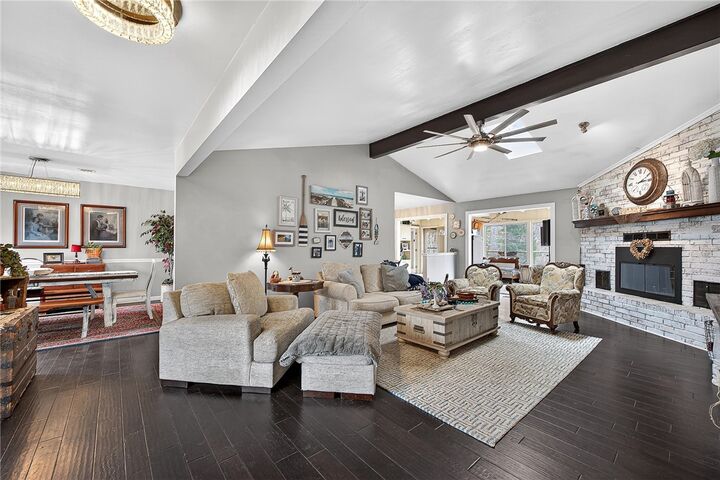 Property Photo:  7 Fenchurch Drive  AR 72715 