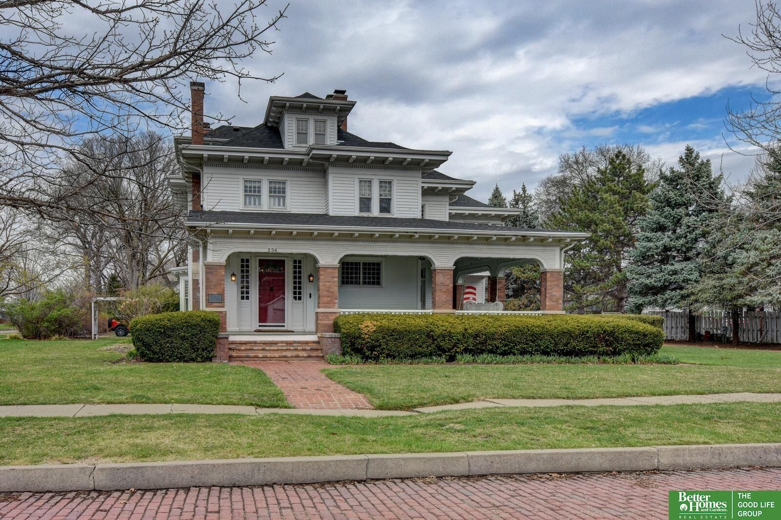 Property Photo:  234 W 10th Street  NE 68025 