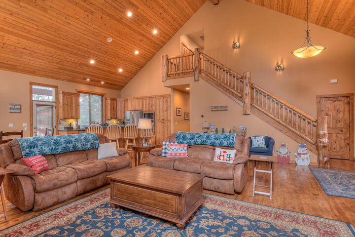 Property Photo:  56340 Solar Drive  OR 97707 