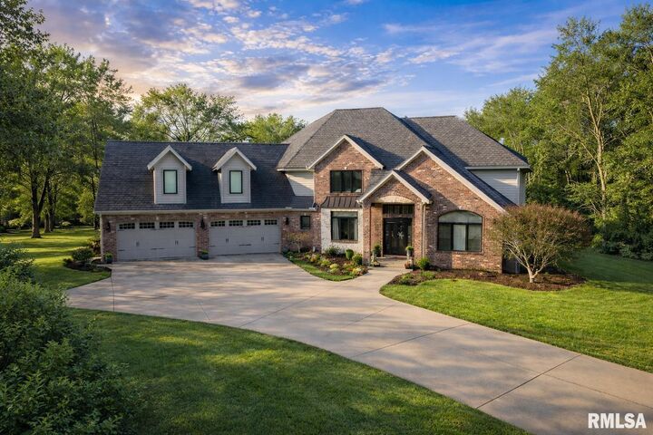 Property Photo: 6105 N Eagle Bend Court IL 61614