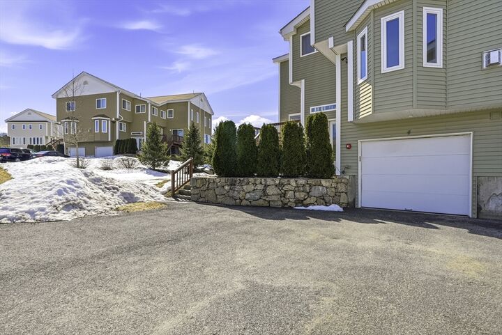 Property Photo:  4 John Hancock Dr 4  MA 01721 