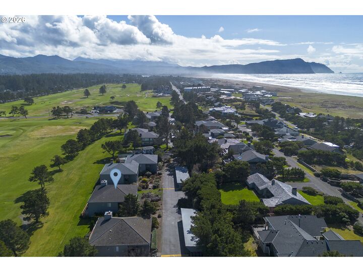 Property Photo: 1987 Gearhart Green Dr #702 OR 97138