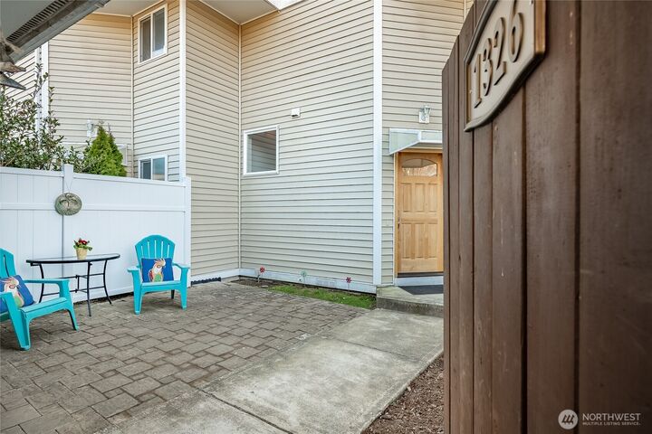Property Photo:  1326  4th Street  WA 98230 