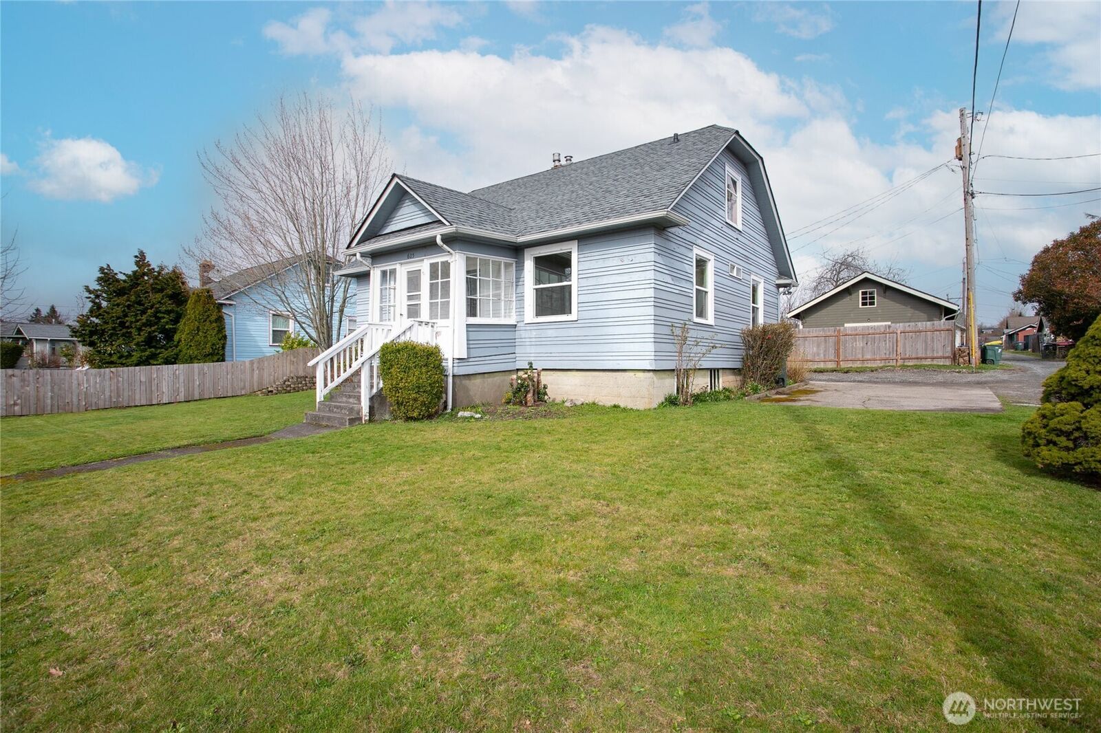 Property Photo: 605 Alabama Street WA 98225