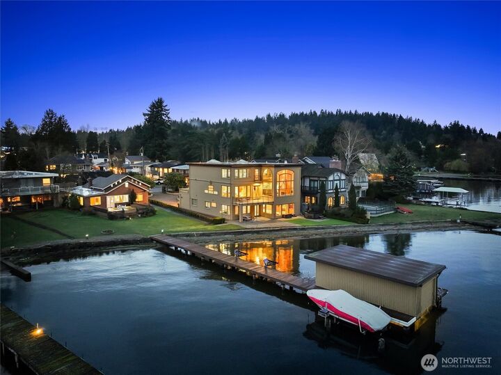 Property Photo:  4701 NE Shore Place  WA 98155 