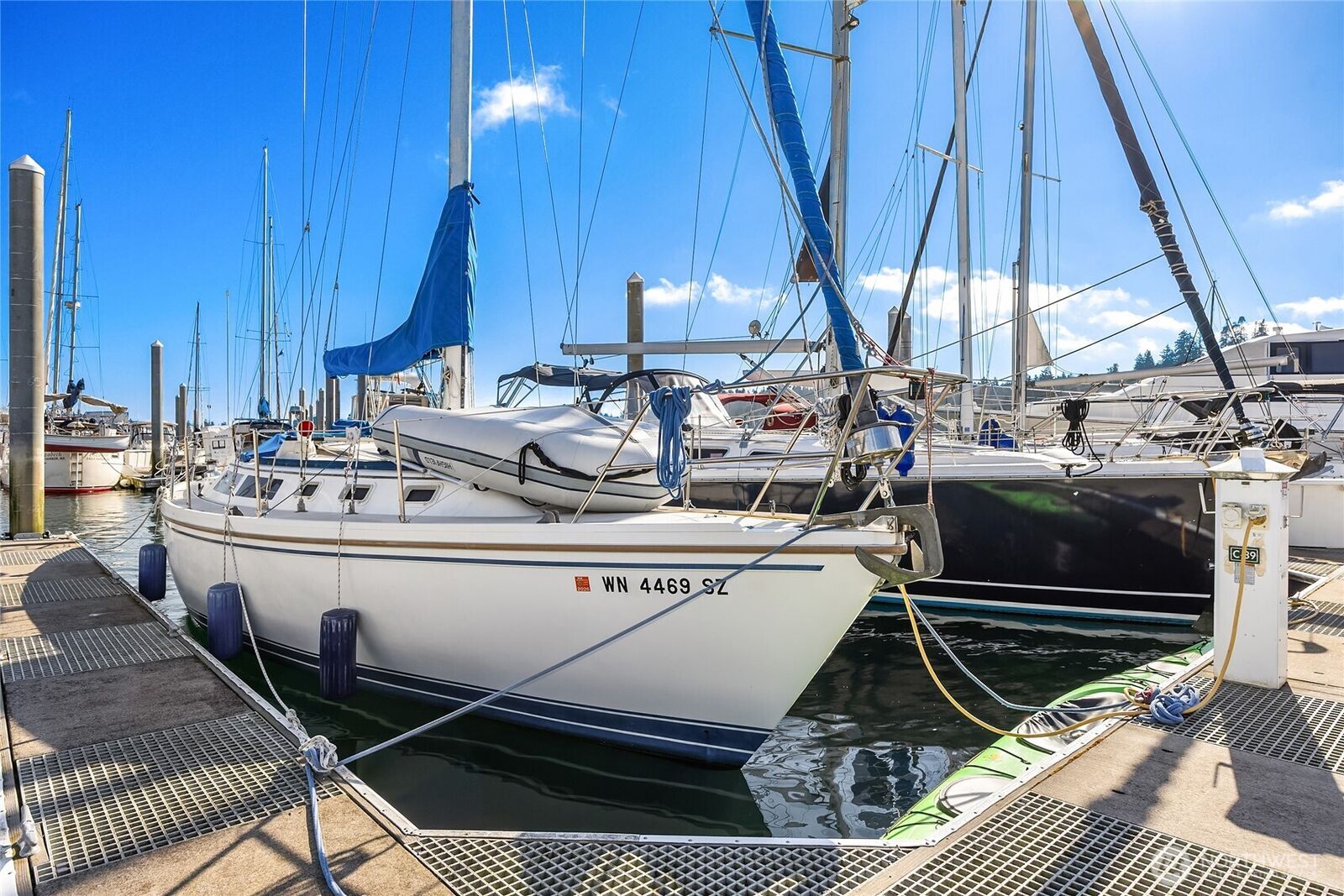 Property Photo: 141 Parfitt Way SW C39 WA 98110