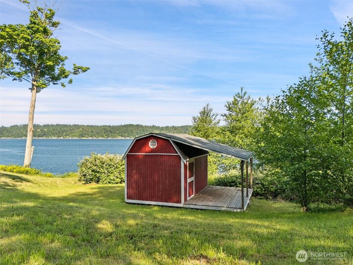 Property Photo:  10509 SE Vashon Vista Drive  WA 98367 