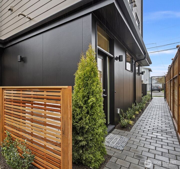Property Photo: 7336 27th Avenue NW B WA 98117