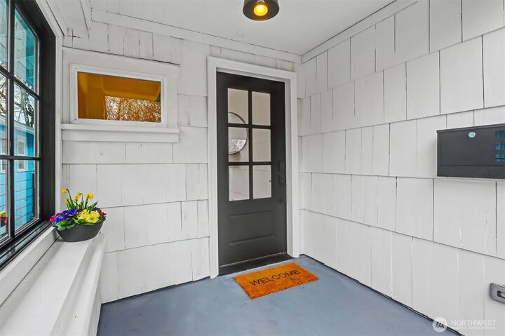 Property Photo:  604 N 44th Street  WA 98103 