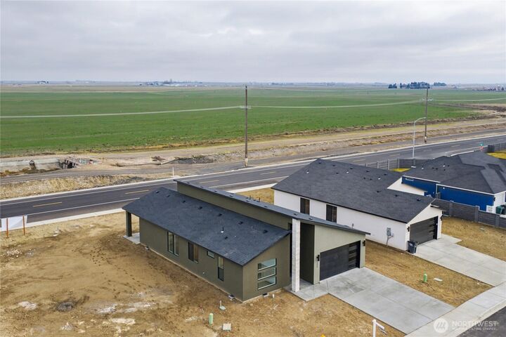 Property Photo:  739 N Muscovy Street  WA 98837 