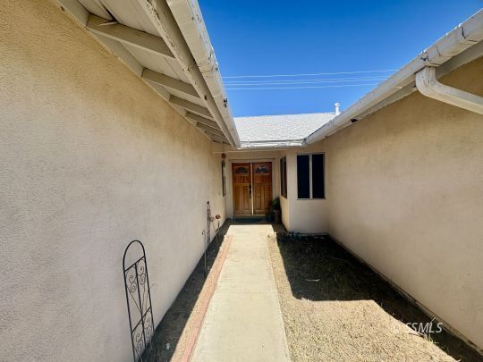 Property Photo:  236 W Iowa Ave  CA 93555 