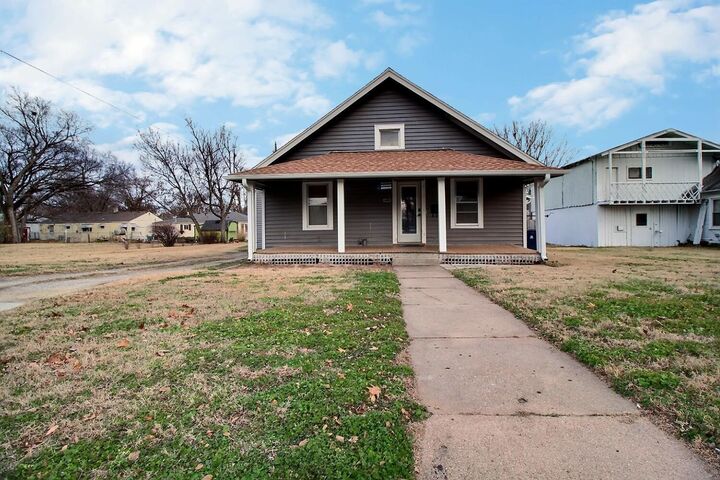 Property Photo:  508 N Logan St.  KS 67114 