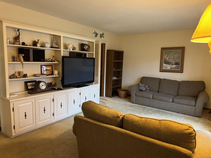 Property Photo:  413 Colby Court  WI 53546 