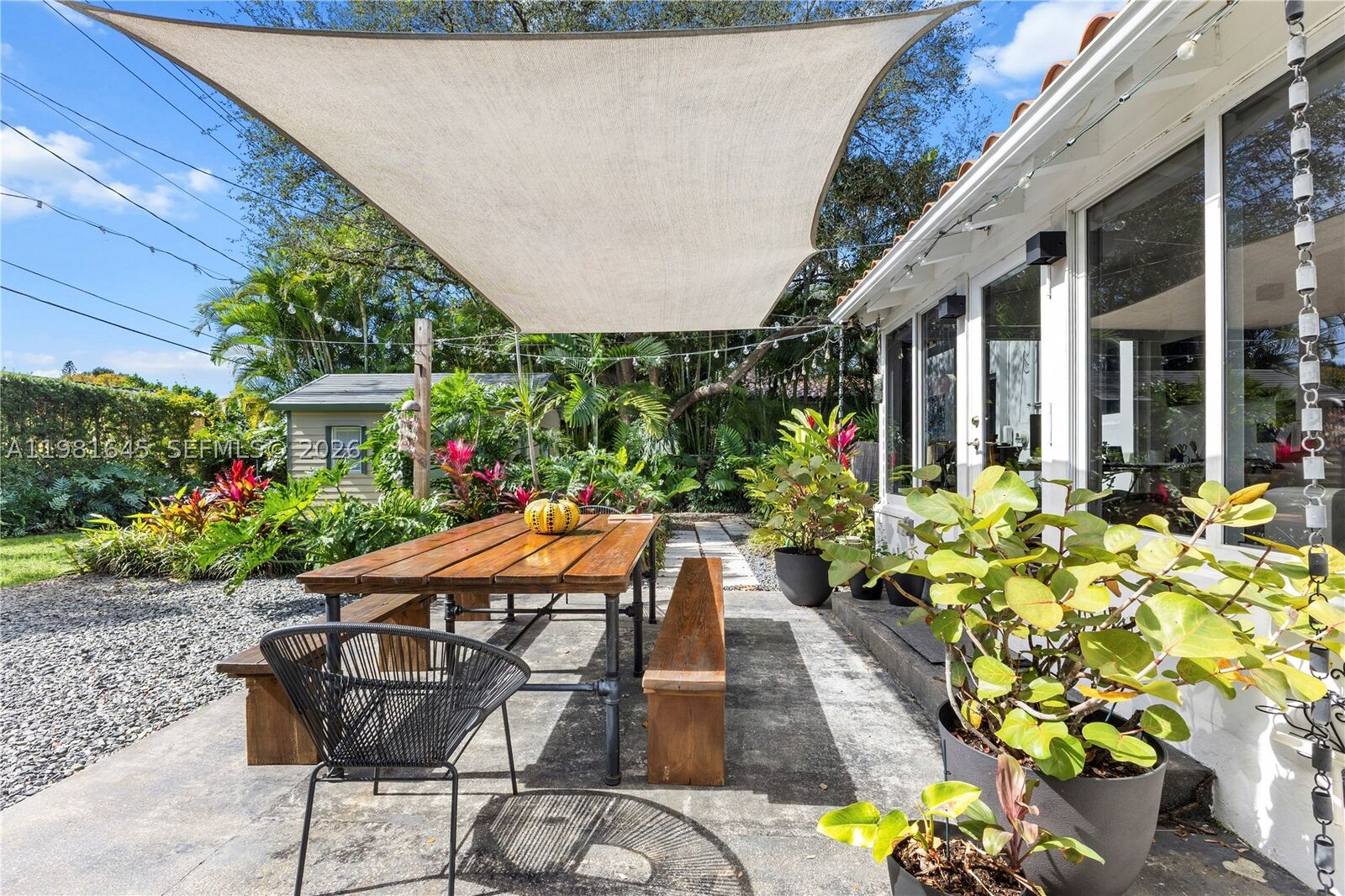 Property Photo:  70 NE 97th St  FL 33138 