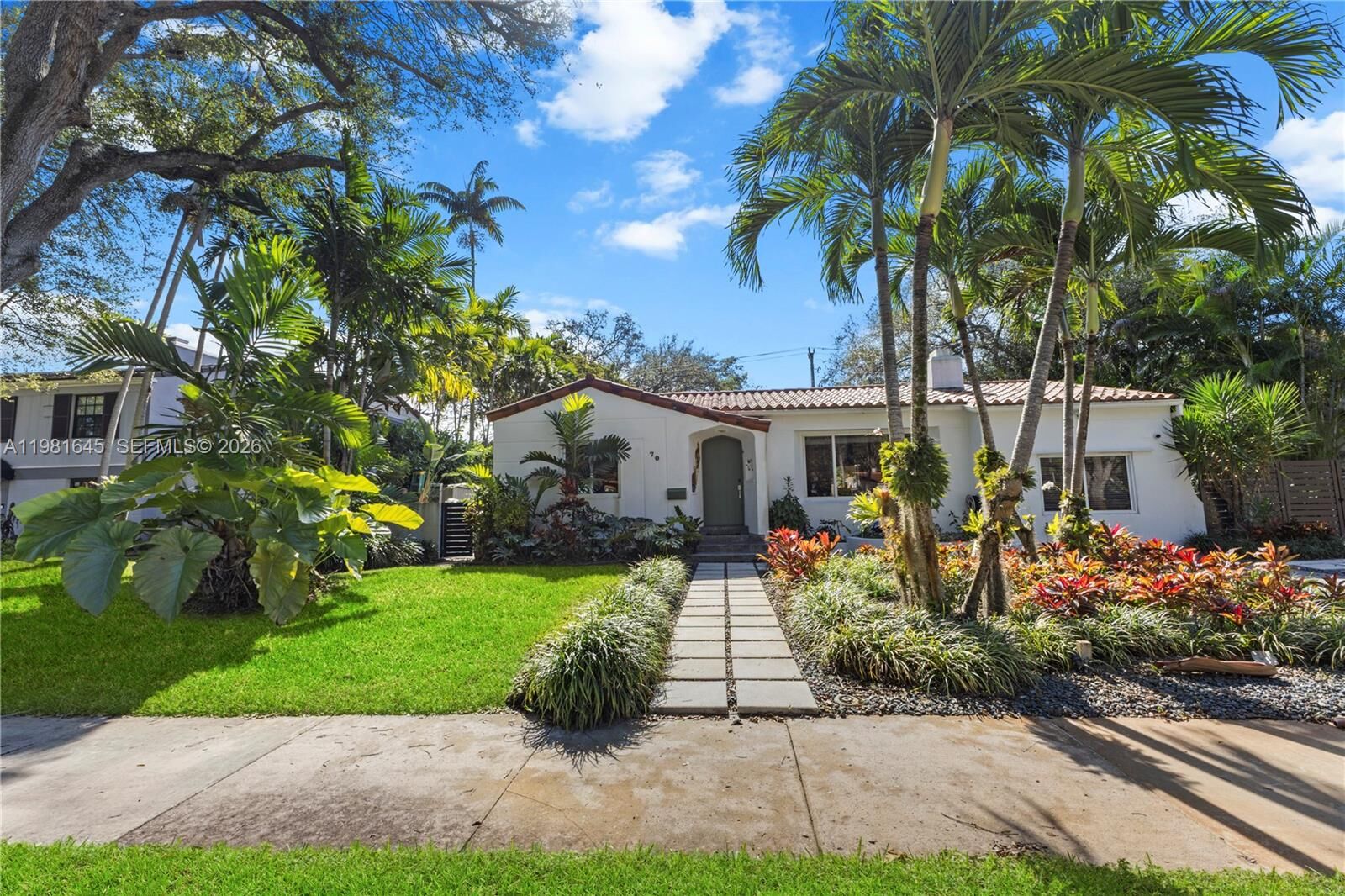 Property Photo:  70 NE 97th St  FL 33138 