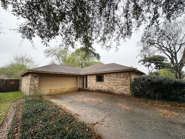 Property Photo:  1825 Rafes Way  TX 77706 