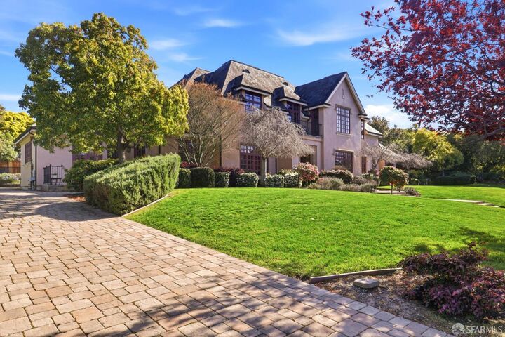 Property Photo:  575 Pullman Road  CA 94010 