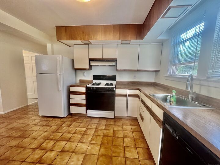 Property Photo:  80 Josephine Evaristo Avenue 1st Fl &Amp Basement  CT 06830 