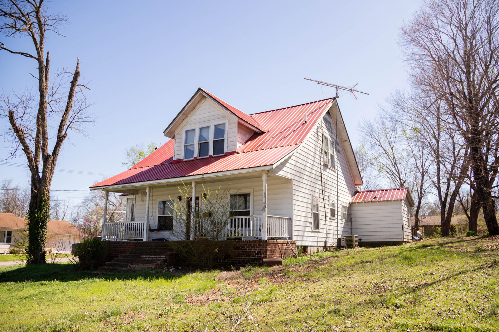 Property Photo: 903 Vine Street MO 65791