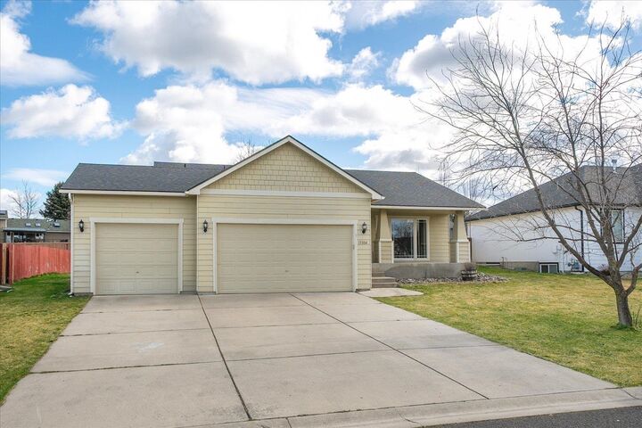Property Photo: 15304 N Wilson Ct WA 99021