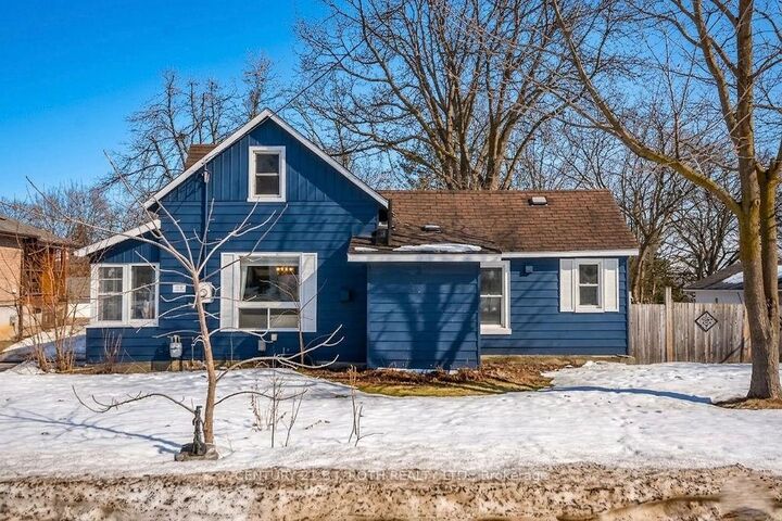 Property Photo:  39 Grove Street W  ON L4N 1M6 