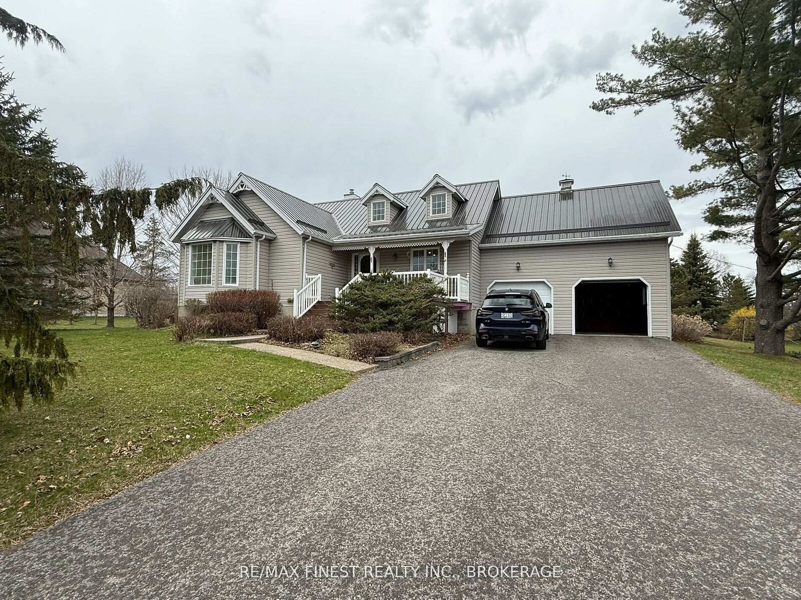 Property Photo: 4602 Deer Run Way ON K0H 2T0