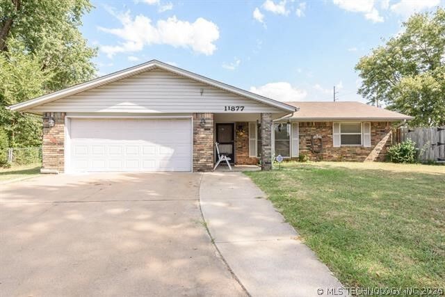 Property Photo:  11877 E 61st Place  OK 74012 