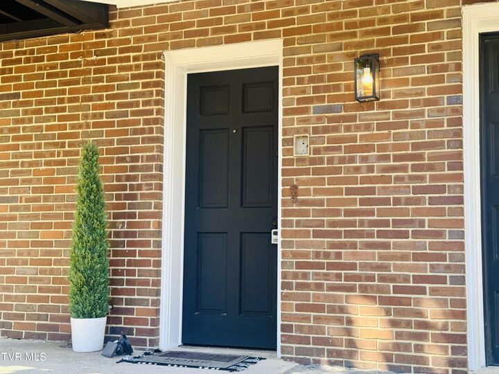 Property Photo:  2 Rovan Circle  TN 37601 