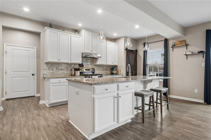 Property Photo:  226 Regency Drive  PA 15330 