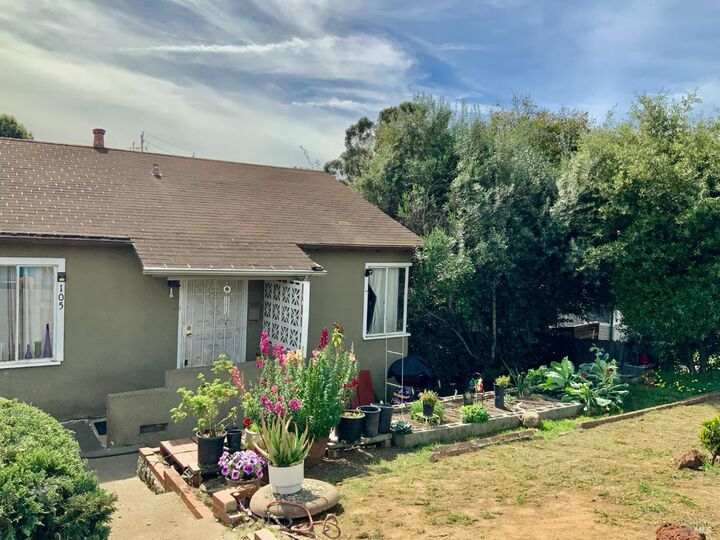 Property Photo: 105 Laguna Street CA 94591
