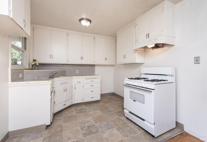 Property Photo:  2122 Janette Drive  CA 94558 