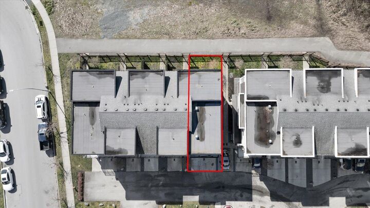 Property Photo: 8413 Midtown Way 5 BC V2P 0G7