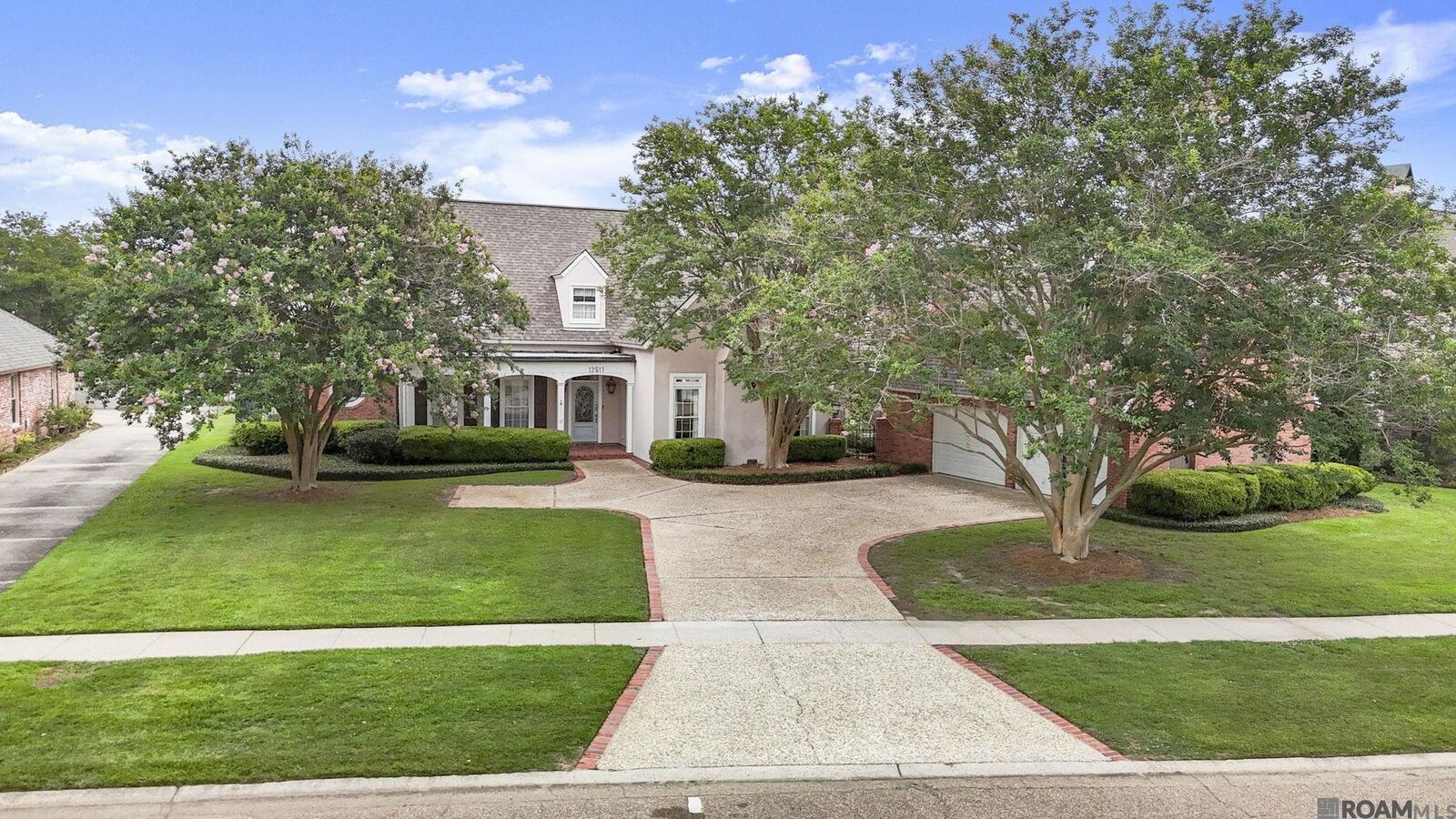 Property Photo:  12511 S Lake Sherwood Ave  LA 70816 