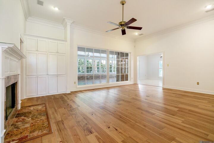 Property Photo:  5845 S Shore Dr  LA 70817 